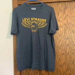 Levi T-Shirt Size Medium